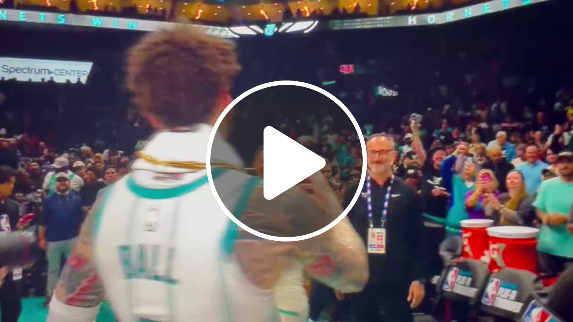 Lamelo’s Amazon Prime chain had him getting crossed by Davion Mitchell ...