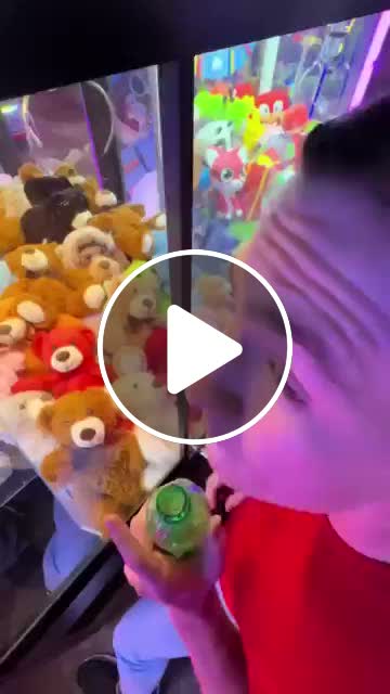 This Claw Machine Is Crazy! - NewsBreak