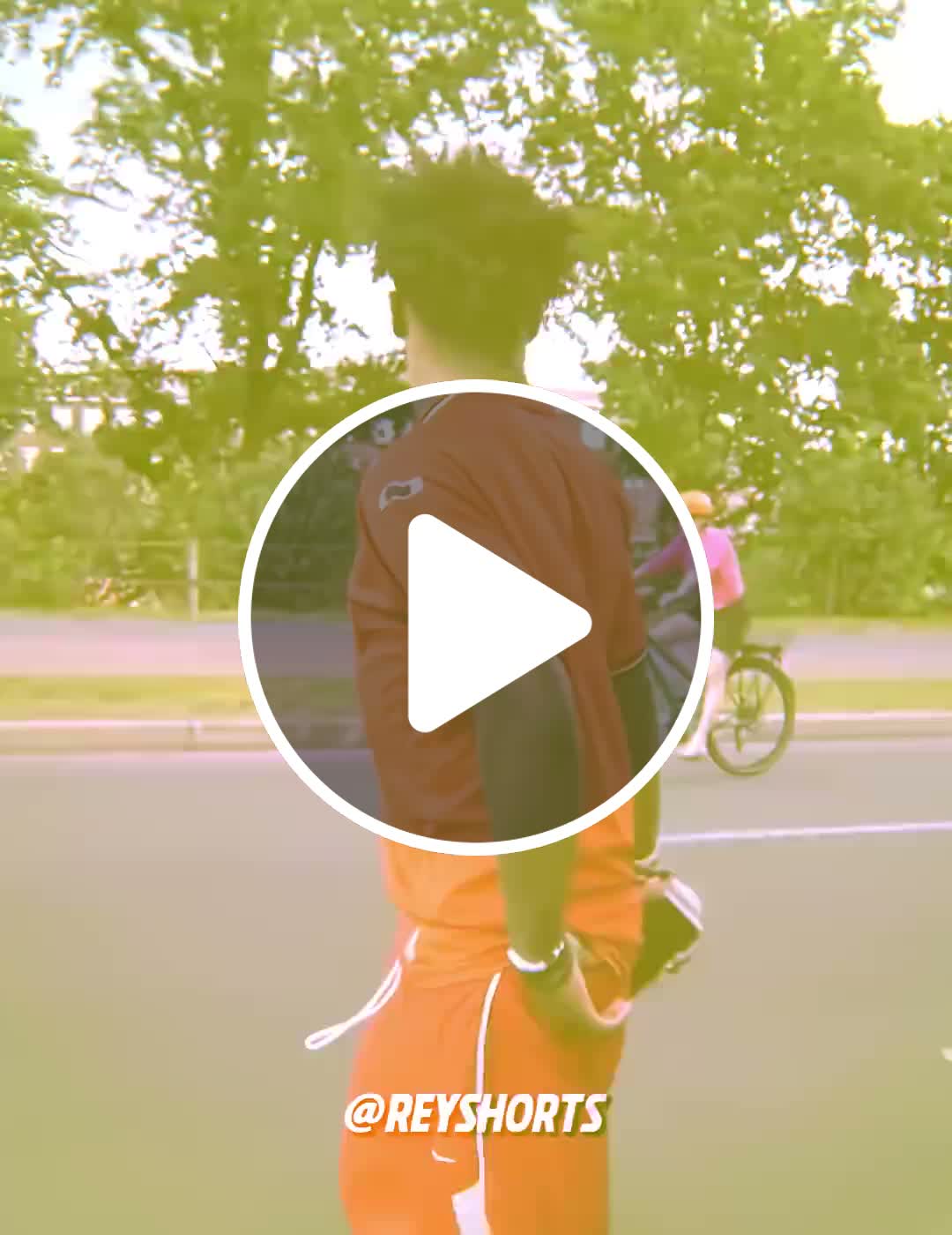 Miscommunication between speed and the man who was at the gate 😅 ...