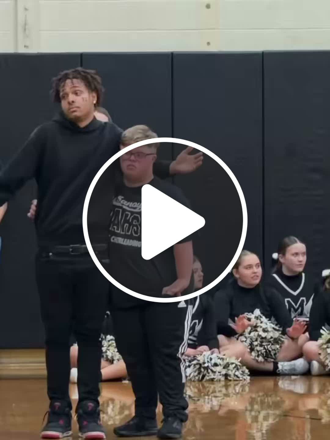Pennsylvania high student crowned Homecoming King surprised everyone by ...