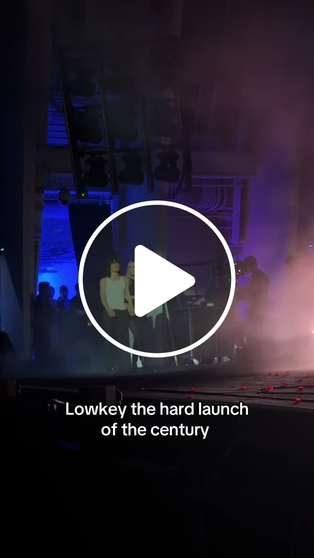 Miley Cyrus shows off her husband #viral - NewsBreak