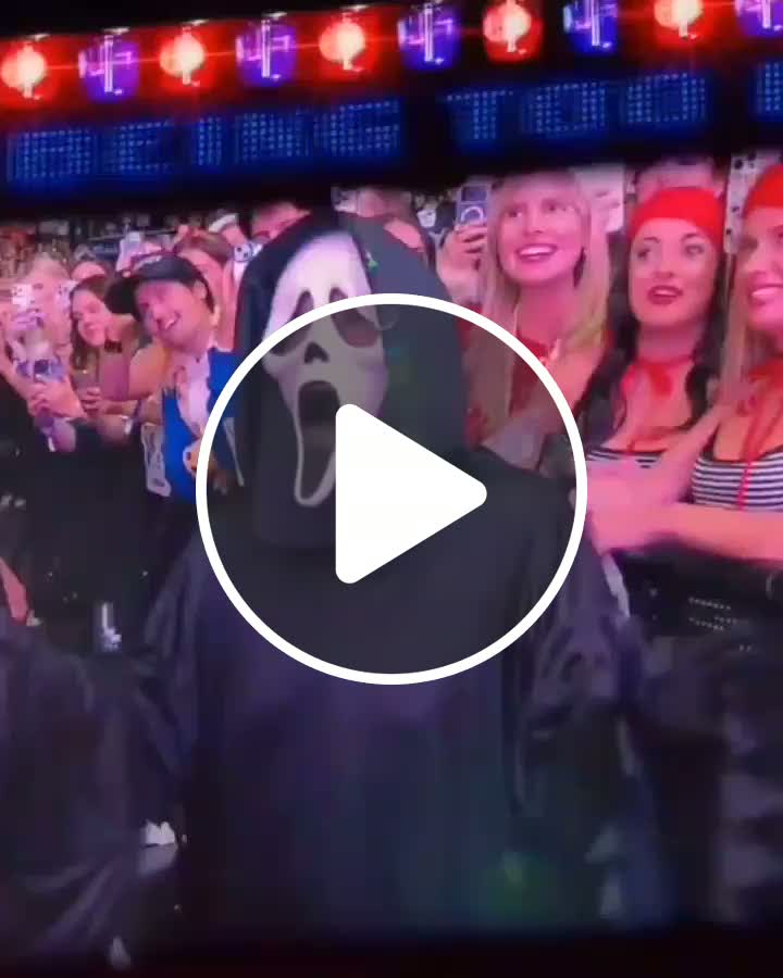 Drew Barrymore rocks a Ghostface costume at Sabrina Carpenter’s ...