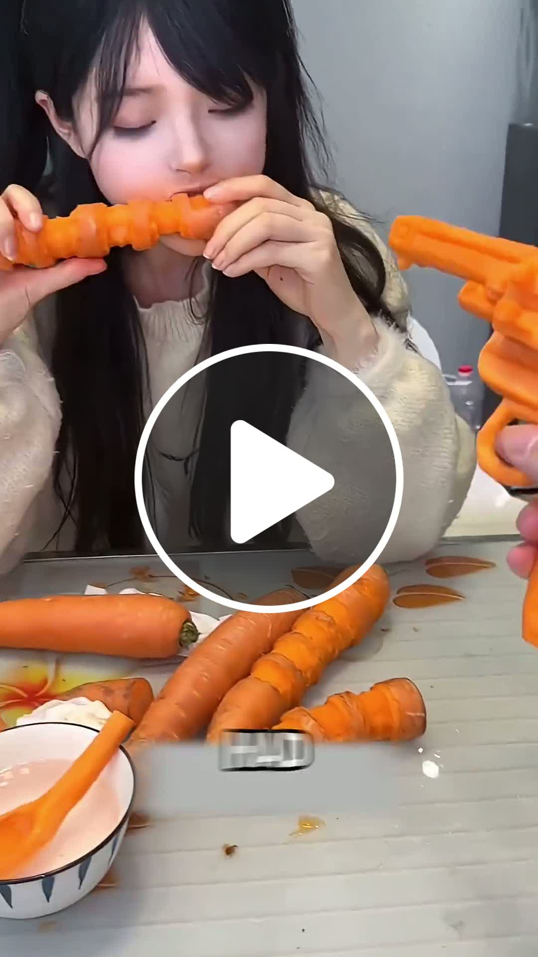 Rabbit Teeth Carve 3kg Carrot! - NewsBreak